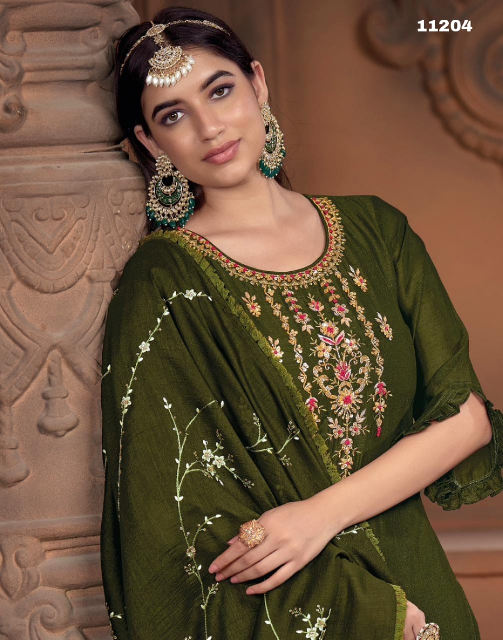 Gorgeous Few colors ready to wear 3 piece