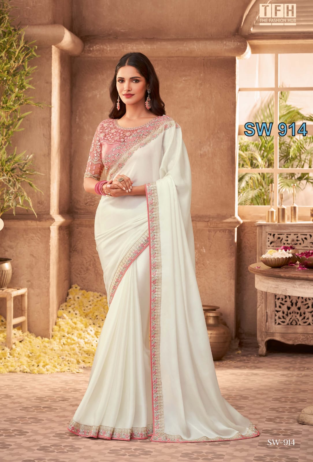 beautiful Sattin ,silk saree with unstitch blouse piece