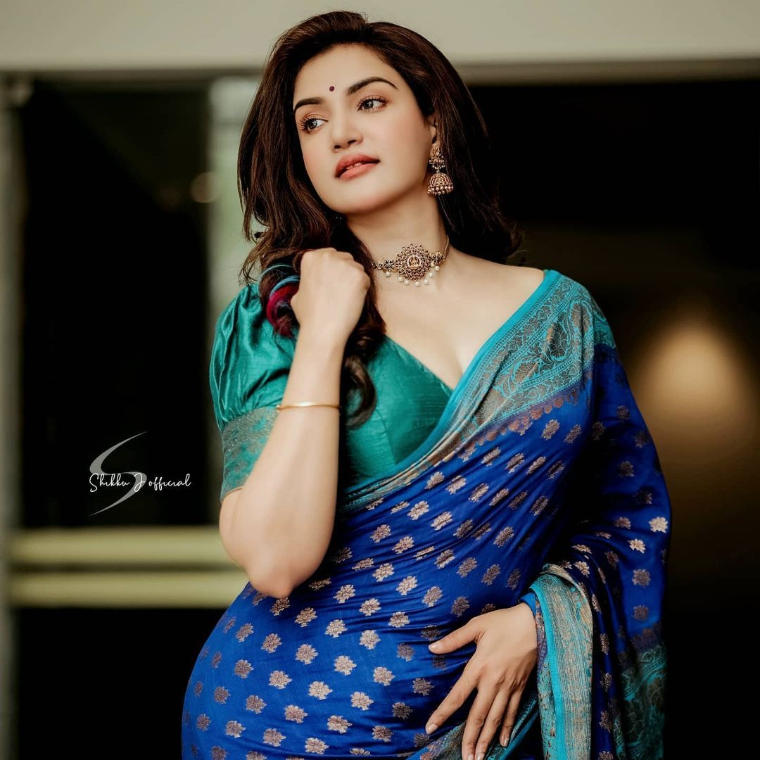 Banarasi soft silk saree zari work from traditional motifs.100% original best quality