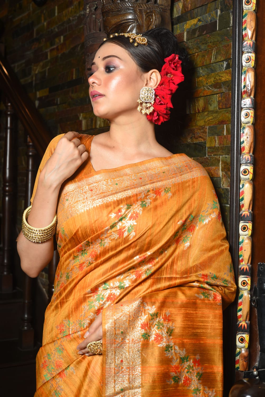 THIS JAMDANI WILL ADD A ROYAL ESSENCE TO THE WARDROBE