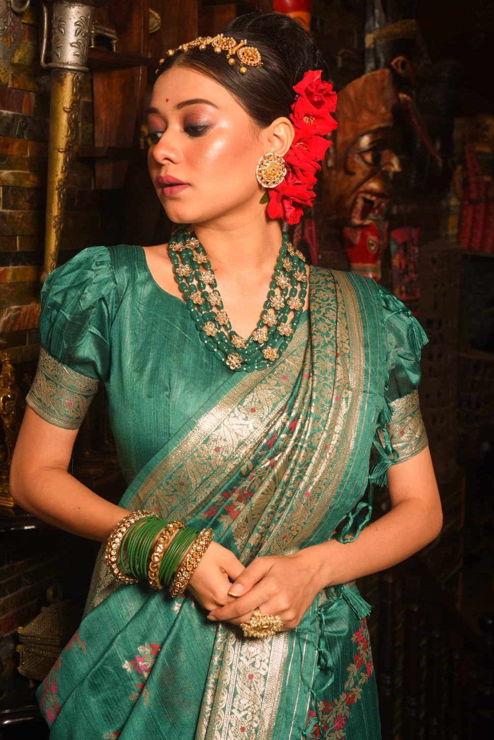 THIS JAMDANI WILL ADD A ROYAL ESSENCE TO THE WARDROBE